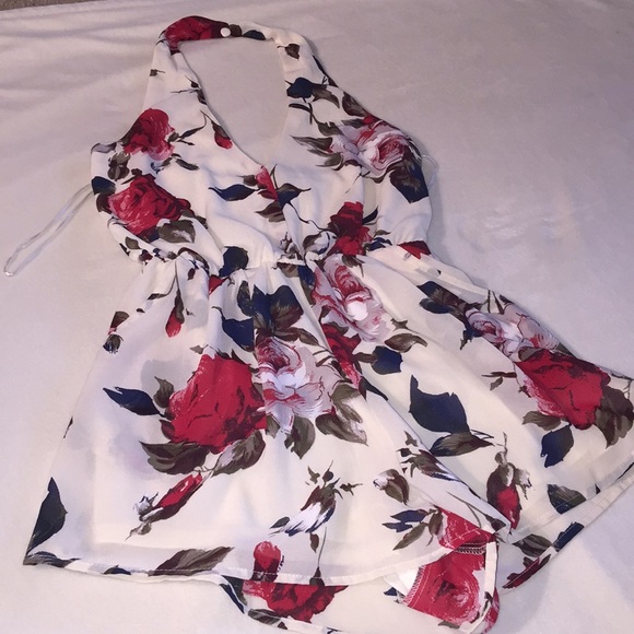 🌹ROSES ROMPER 🌹 - Picture 2 of 5